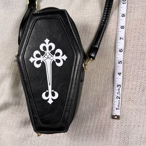 Coffin Crossbody Bag Women Small Black Gothic Cross Spooky Alternative Vampire - Picture 10 of 10
